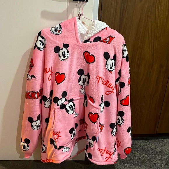 Oodie | Pajamas | Girls Minnie Mouse Oodie Childrens Size 43 | Poshmark